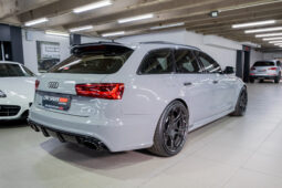 
										2015 Audi RS6 Avant Quattro full									