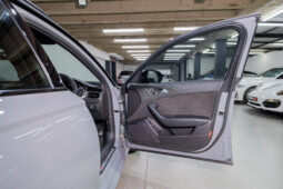 
										2015 Audi RS6 Avant Quattro full									