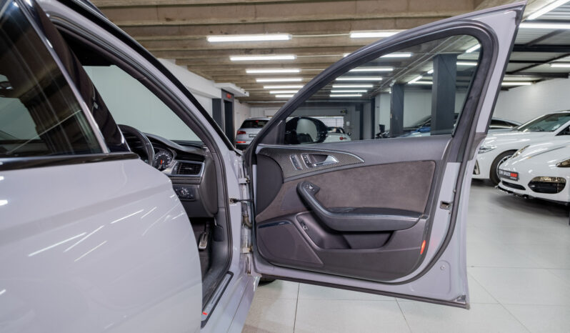 
								2015 Audi RS6 Avant Quattro full									