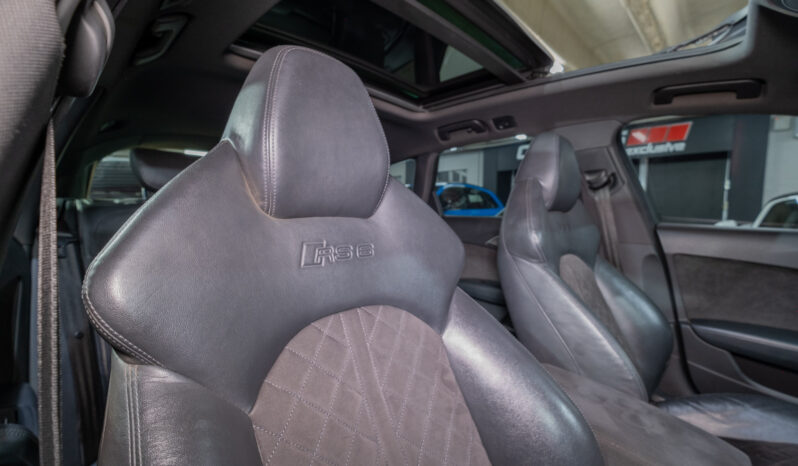 
								2015 Audi RS6 Avant Quattro full									