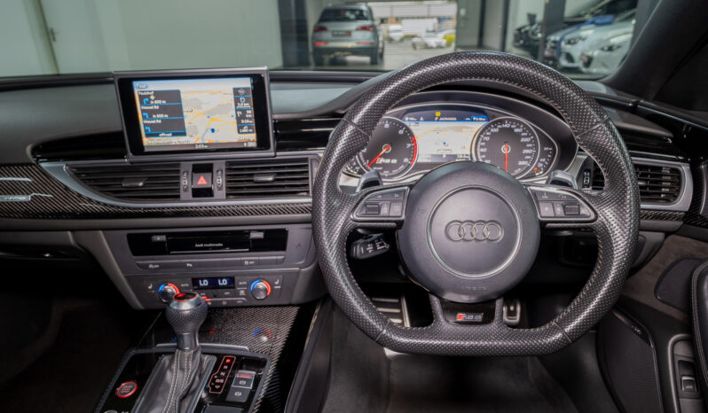 
								2015 Audi RS6 Avant Quattro full									