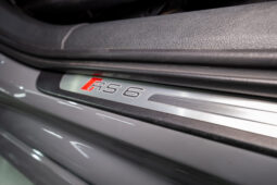 
										2015 Audi RS6 Avant Quattro full									