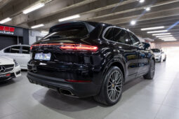 
										2018 Porsche Cayenne full									