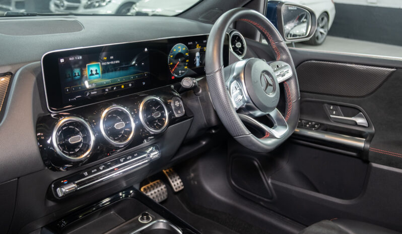 
								2020 Mercedes-Benz B200 AMG Auto full									