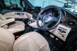 
										2020 Mercedes-Benz V-Class V250d Avantgarde full									