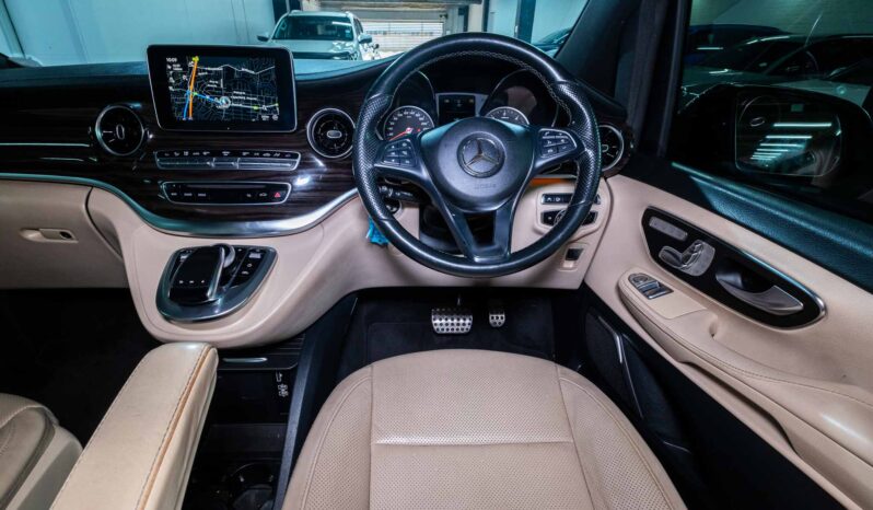 
								2020 Mercedes-Benz V-Class V250d Avantgarde full									