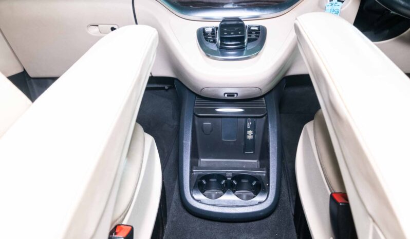 
								2020 Mercedes-Benz V-Class V250d Avantgarde full									