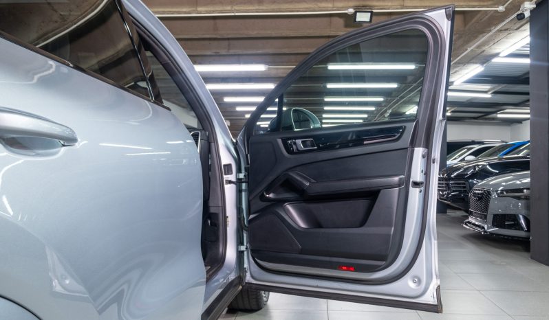
								2018 Porsche Cayenne S full									