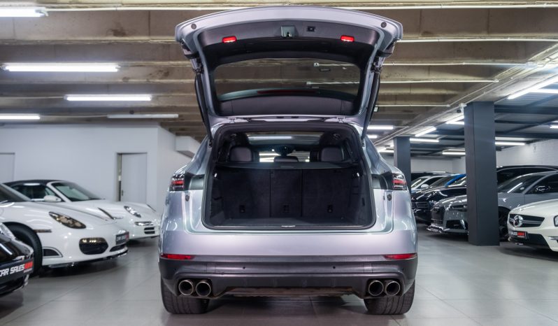 
								2018 Porsche Cayenne S full									