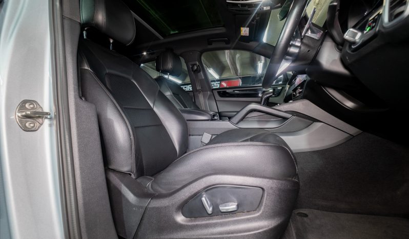 
								2018 Porsche Cayenne S full									
