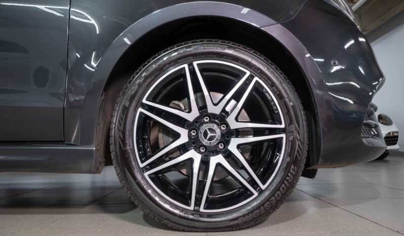 
								2020 Mercedes-Benz V-Class V250d Avantgarde full									