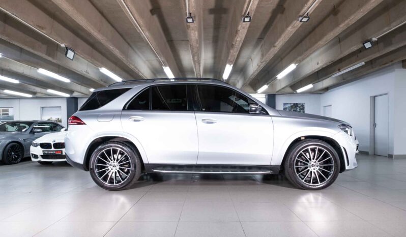 
								Mercedes-Benz GLE 400d 4Matic AMG Line full									