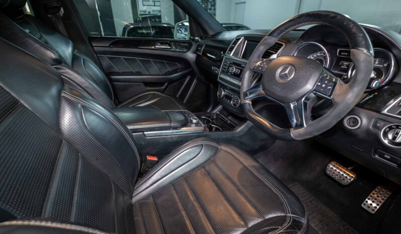 
								2012 Mercedes-Benz ML ML63 AMG full									