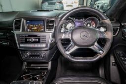 
										2012 Mercedes-Benz ML ML63 AMG full									