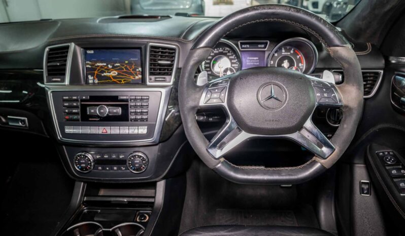 
								2012 Mercedes-Benz ML ML63 AMG full									