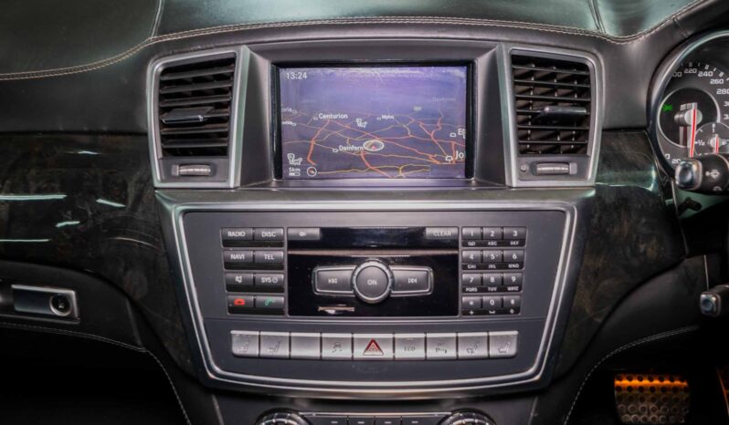 
								2012 Mercedes-Benz ML ML63 AMG full									