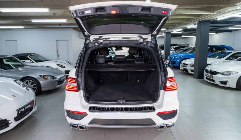 
								2012 Mercedes-Benz ML ML63 AMG full									