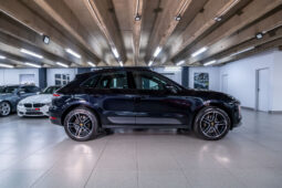 
										2023 Porsche Macan full									