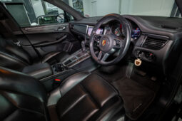 
										2023 Porsche Macan full									