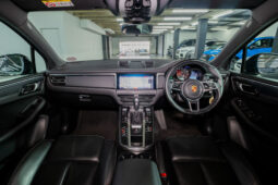 
										2023 Porsche Macan full									