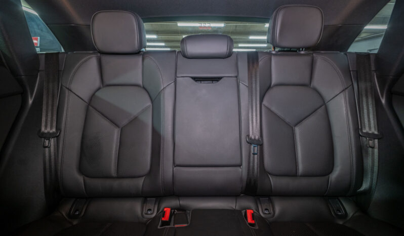 
								2023 Porsche Macan full									