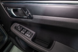 
										2023 Porsche Macan full									