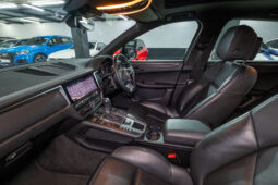 
										2023 Porsche Macan full									