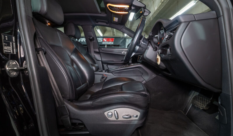 
								2023 Porsche Macan full									