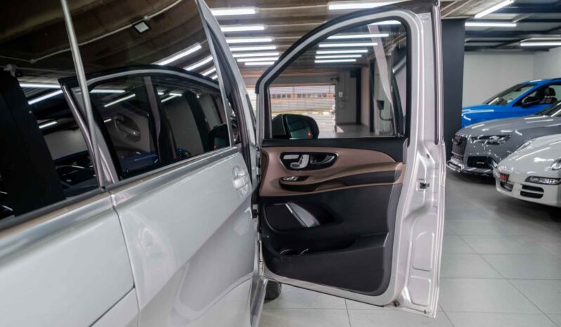 
								2021 Mercedes-Benz V-Class V250d Avantgarde full									