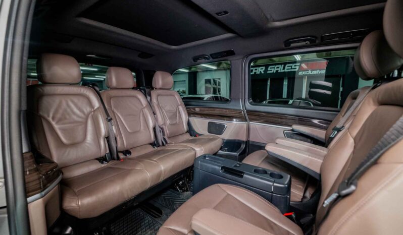 
								2021 Mercedes-Benz V-Class V250d Avantgarde full									