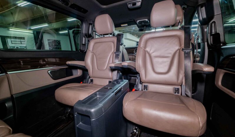 
								2021 Mercedes-Benz V-Class V250d Avantgarde full									