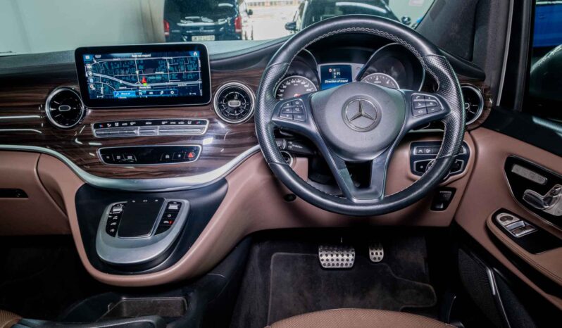 
								2021 Mercedes-Benz V-Class V250d Avantgarde full									