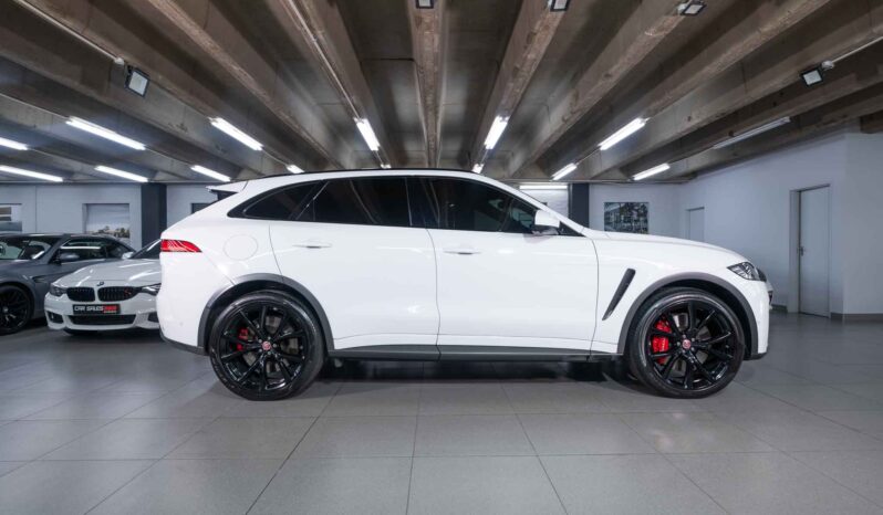 
								2019 Jaguar F-Pace SVR full									