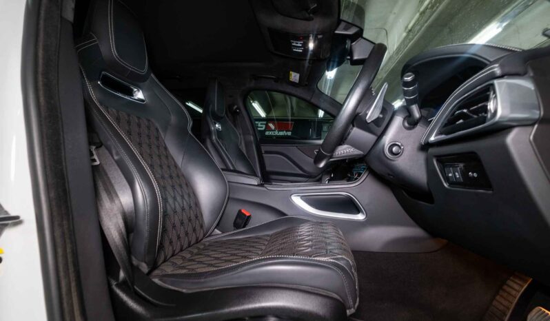 
								2019 Jaguar F-Pace SVR full									