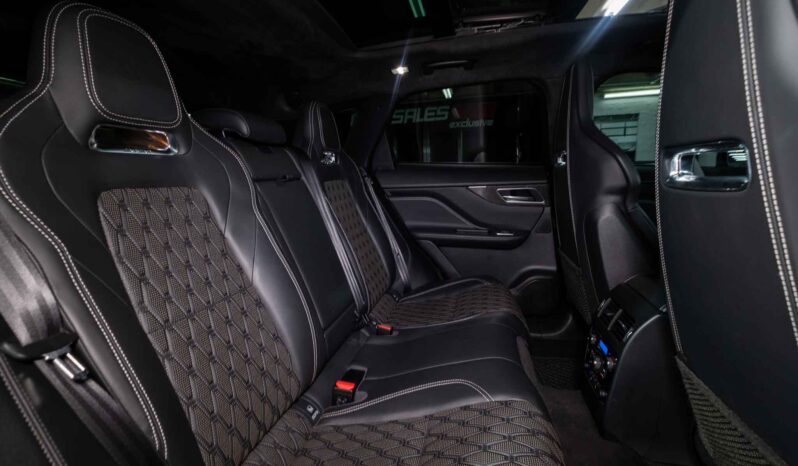 
								2019 Jaguar F-Pace SVR full									