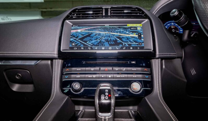 
								2019 Jaguar F-Pace SVR full									