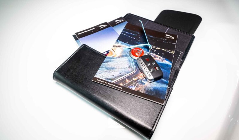 
								2019 Jaguar F-Pace SVR full									