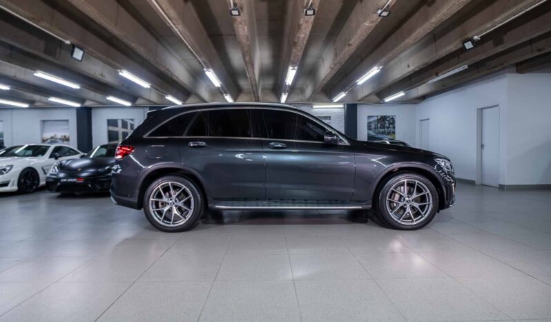
								Mercedes-Benz GLC300d 4Matic AMG Line full									