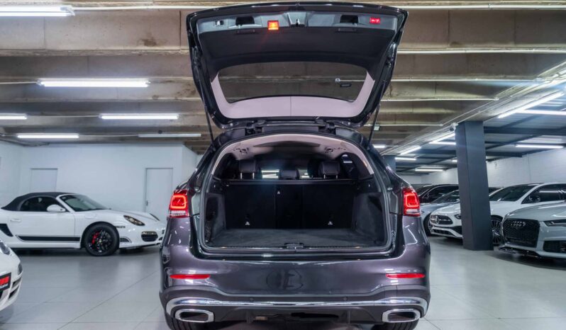 
								Mercedes-Benz GLC300d 4Matic AMG Line full									