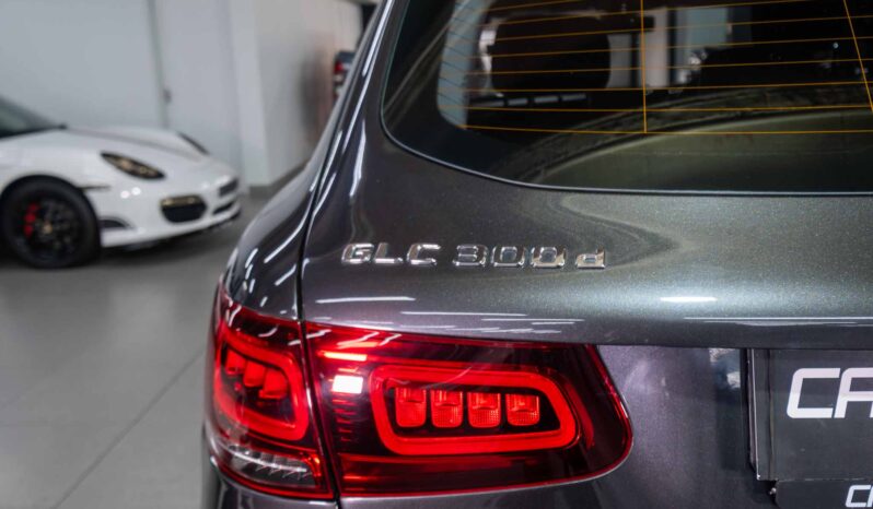 
								Mercedes-Benz GLC300d 4Matic AMG Line full									