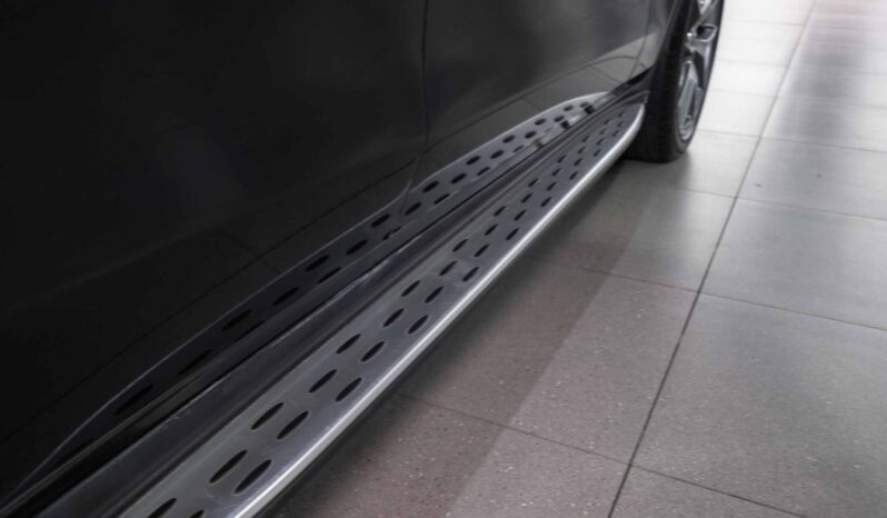 
								Mercedes-Benz GLC300d 4Matic AMG Line full									