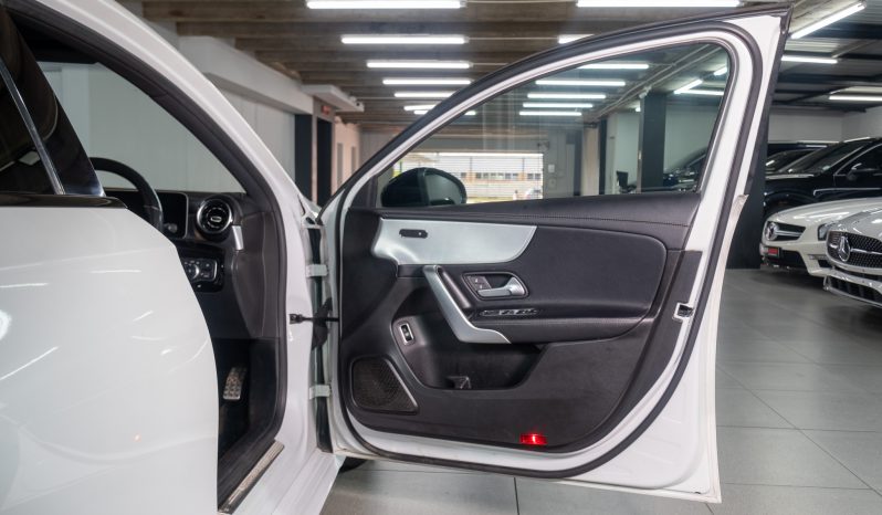 
								2020 Mercedes-Benz A-Class A200 Sedan AMG Line full									