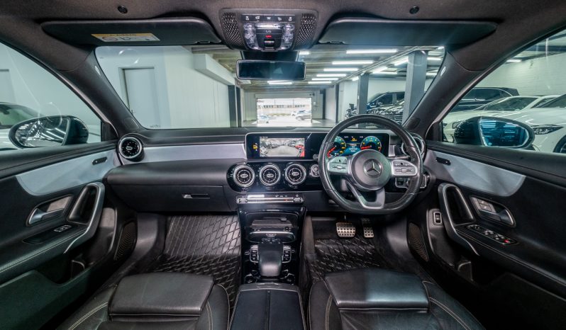 
								2020 Mercedes-Benz A-Class A200 Sedan AMG Line full									