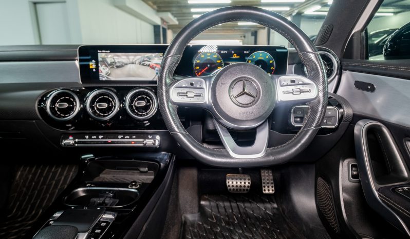 
								2020 Mercedes-Benz A-Class A200 Sedan AMG Line full									