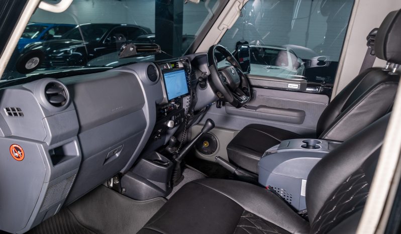 
								2023 Toyota Land Cruiser 79 Land Cruiser 79 4.5D-4D LX V8 full									