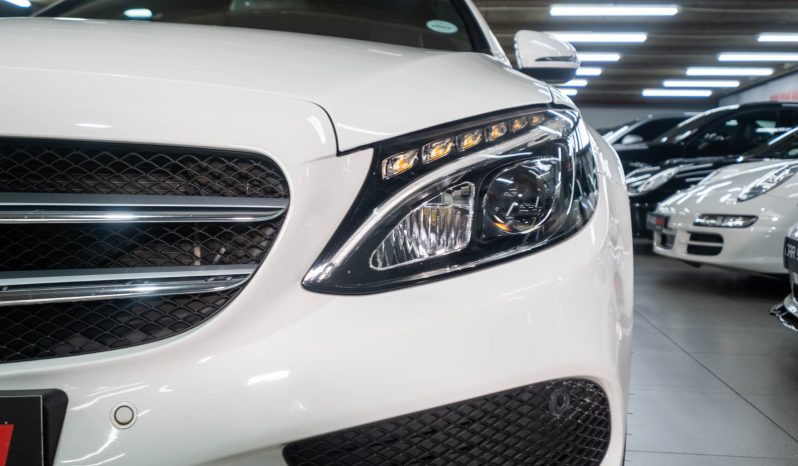 
								2016 Mercedes-Benz C-Class C250 AMG Line full									