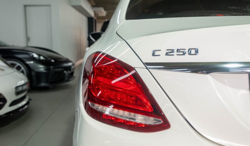 
								2016 Mercedes-Benz C-Class C250 AMG Line full									