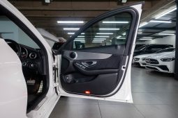 
										2016 Mercedes-Benz C-Class C250 AMG Line full									