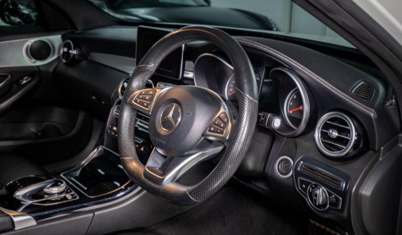 
								2016 Mercedes-Benz C-Class C250 AMG Line full									