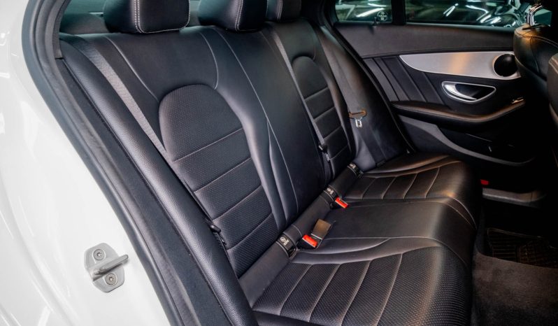 
								2016 Mercedes-Benz C-Class C250 AMG Line full									